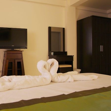 Charn Residence Bangsaen Exterior foto