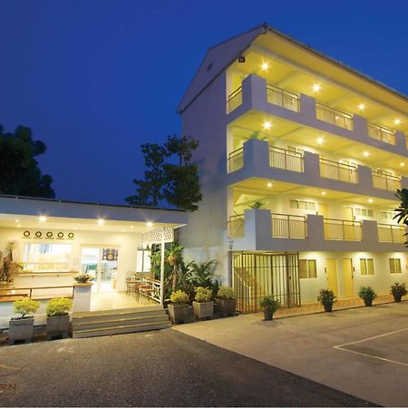 Charn Residence Bangsaen Exterior foto